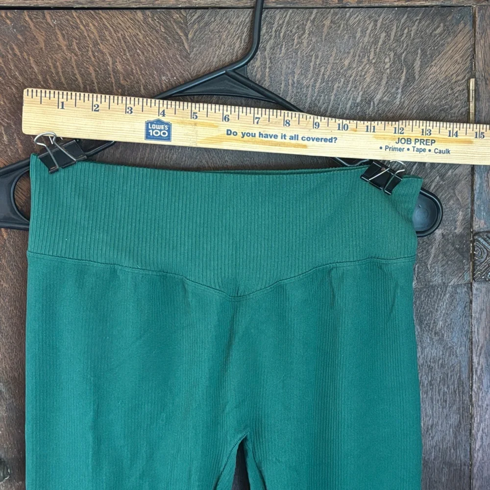 NVGTN Balsam Green Sports Bra and Leggings Set LG/XL - Picture 9 of 16